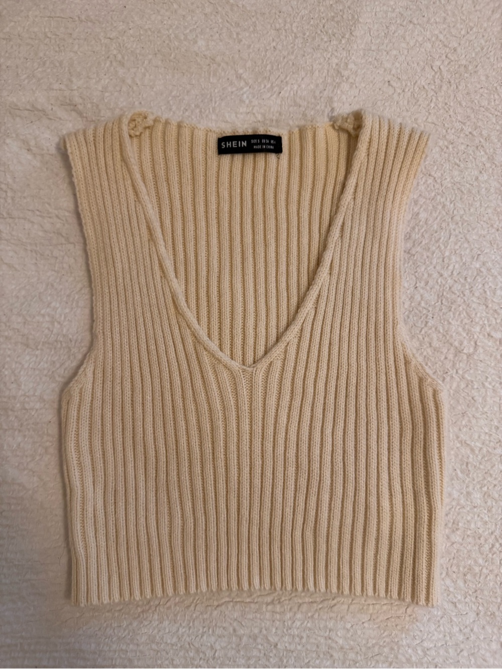 SHEIN Cream Ribbed V-Neck Sleeveless Knit Crop Top Size Small